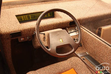 Peugeot 204 Taxi H4 par Heuliez